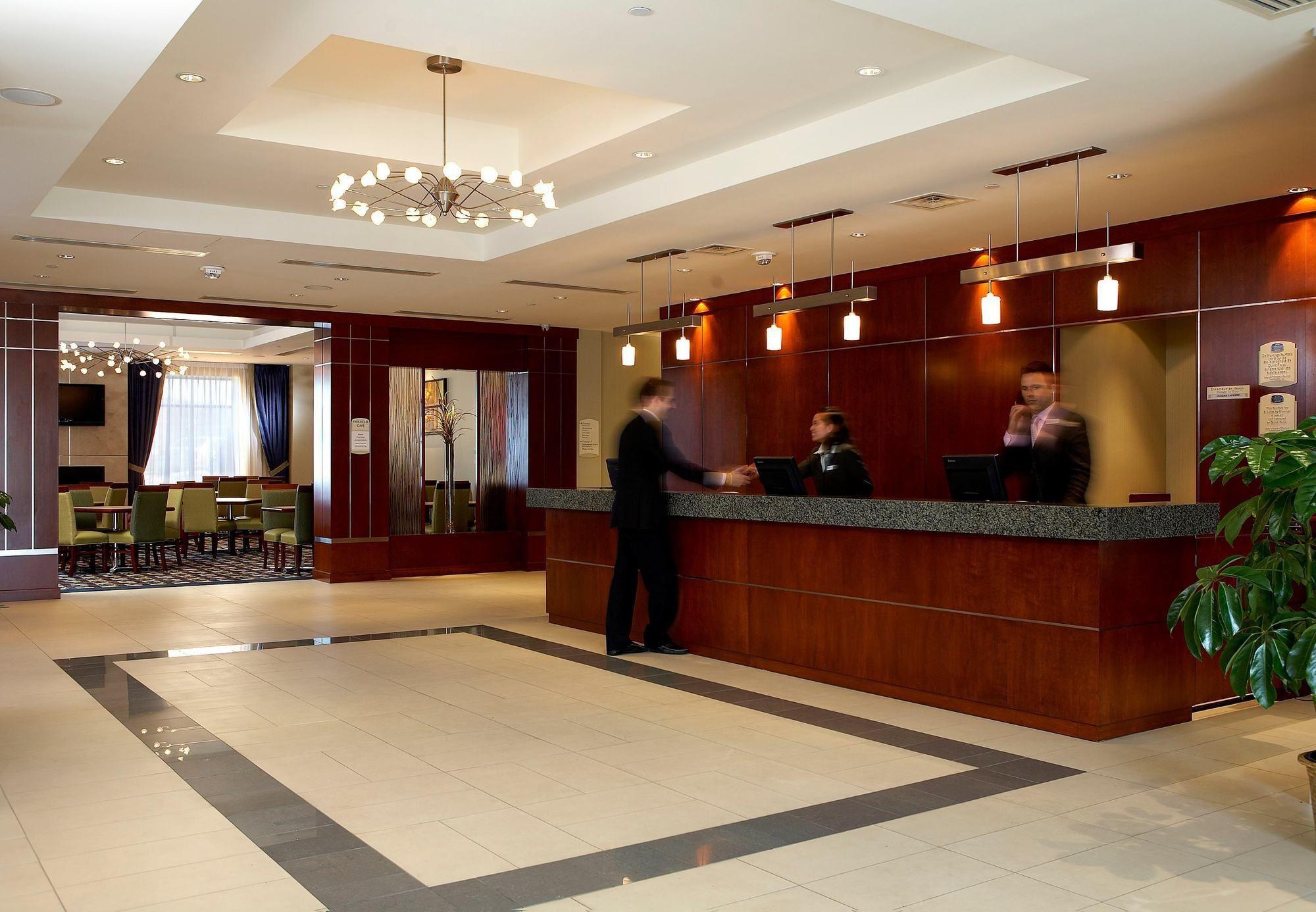 Fairfield Inn & Suites By Marriott Montreal Airport Дорваль Экстерьер фото